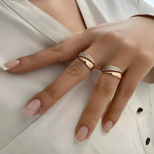 LUMIÈRE | ELEGANTE GOUDEN RING MET FONKELSTENEN (1+1 GRATIS)