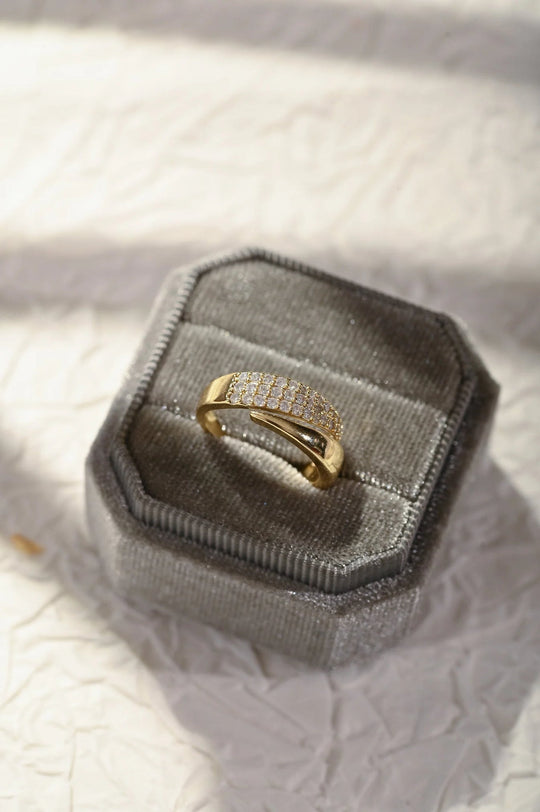 LUMIÈRE | ELEGANTE GOUDEN RING MET FONKELSTENEN (1+1 GRATIS)